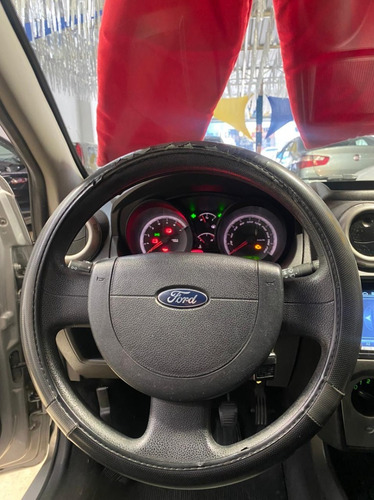 Imagem 8 de 15 de Ford Fiesta Hatch 2013 1.6 Flex Class Completo Manual Prata
