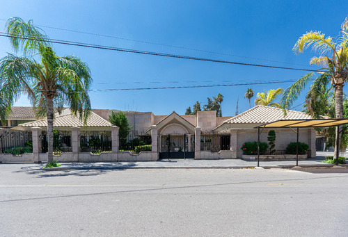 ¡en Venta! ¡hermosa Propiedad De 1 Piso En Las Rosas, Gómez Palacio!