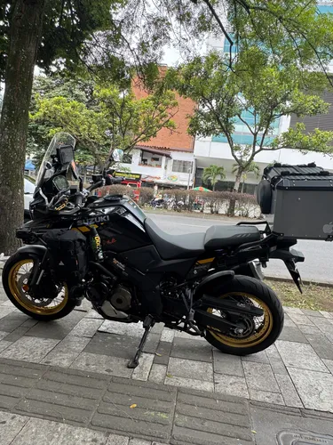 Vstrom 1050xt Negra ( Edición Limitada)