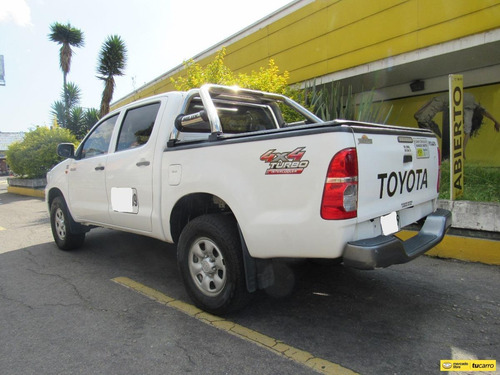 Imagen 3 de 25 de Toyota Hilux 2.5 4x4