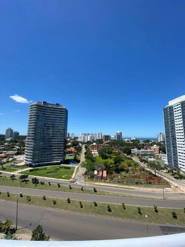 Imagen 20 de 21 de Penthouse A Pocos Metros Del Mar Con Terraza Y Parrillero Propio