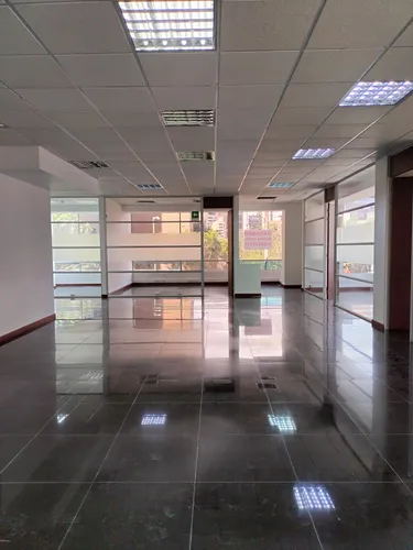 Oficina En Arriendo En Los Rosales. Cod A1105075