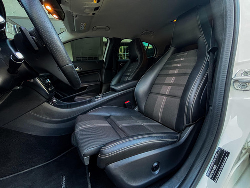 Mercedes-Benz Classe GLA 1.6 Advance Turbo Flex 5p