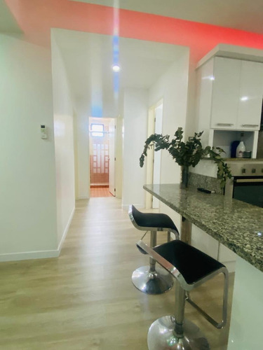 Apartamento En La Trigaleña, Residencias Bahía Platinum, Semiequipado. Gg.p
