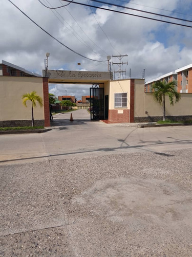 Venta Bello Apartamento Amoblado, Piso 3, Conjunto Resid. La Costanera, Higuerote