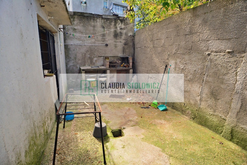 Casa En Venta En La Unión 2 Dormitorios Con Patio Al Frente Y Fondo Con Cochera Propiedad Horizontal