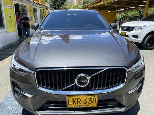 Imagen 2 de 25 de Volvo Xc60 B5 Mild Hybrid 2022