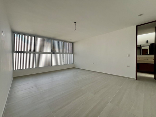 Casa En Venta En Merida, Privada El Origen, Mod 659 Con Alberca