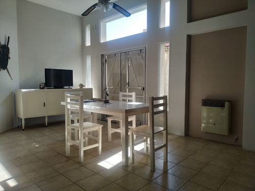 Imagen 6 de 30 de Venta Ph 4 Amb. Centro De Lujan Reciclado- Permuta