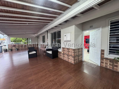 Amplia Y Lujosa Casa En Venta En Atapaima, Cabudare ^+ Tu Asesora Mehilyn Perez +^