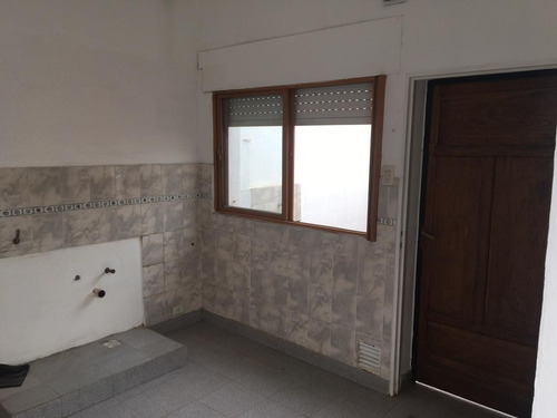 Imagen 4 de 7 de Vendo Departamento Ph A Reciclar B° Empalme Tinogasta 4500