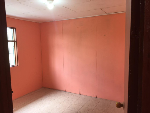 Imagen 10 de 12 de Casa De 3 Cuartos, 1 Baño, Espacio Para Carro, Muy Segura