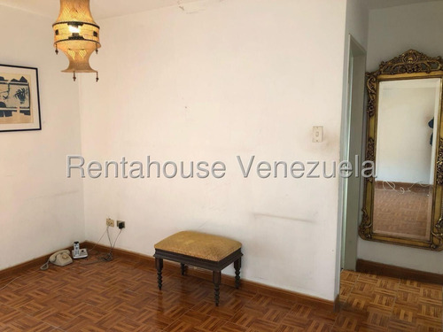 Ms: 25-16515 Se Vende Amplio Apartamento En Santa Rosa De Lima. A=123m2, 3h, 3b, 1p.