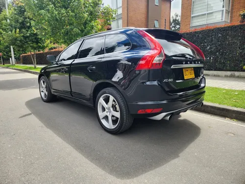 Volvo XC60 T6 R-Design Awd At 3.0 Cc 2015