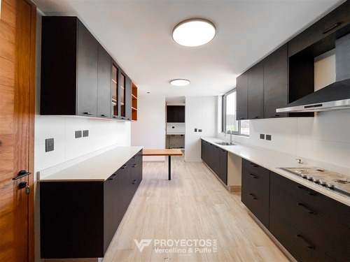 Moderna Y Espaciosa Casa Con Piscina, Jardín Y Quincho