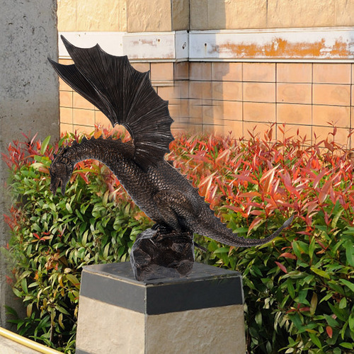 Escultura De Estatua De Dragón De La Fuente