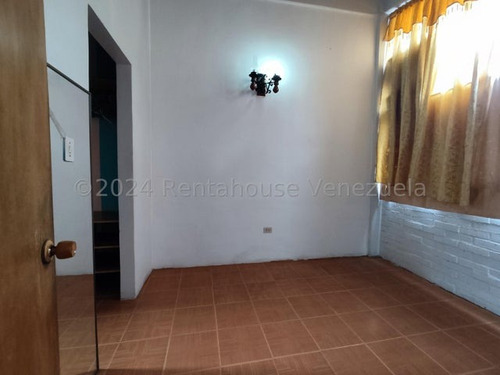 Rm Casa En Venta En El Castillejo, Miranda