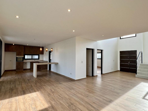 Imagen 7 de 30 de Casa Con 3 Dormitorios Y Escritorio - Acacias - Puertos