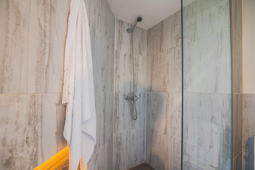 Venta Departamento 3 Amb. De Categoría, En Edificio, A Estrenar. Tandil