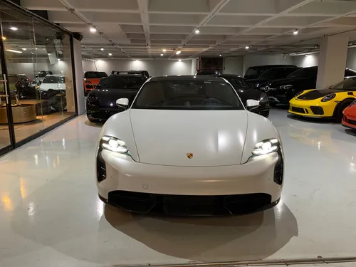Porsche Taycan Turbo S 2021