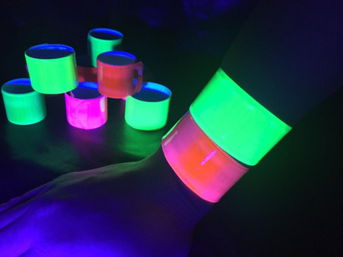 Imagen 2 de 10 de Pulsera Flúo Fluor Luz Uv X25 Cotillon Carioca Fluo