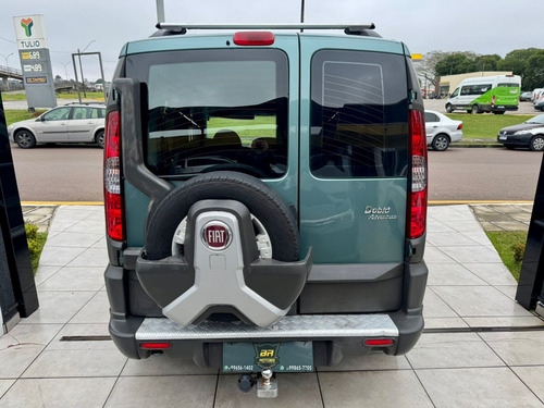 Fiat Doblo 1.8 16v Adventure Locker Flex 5p