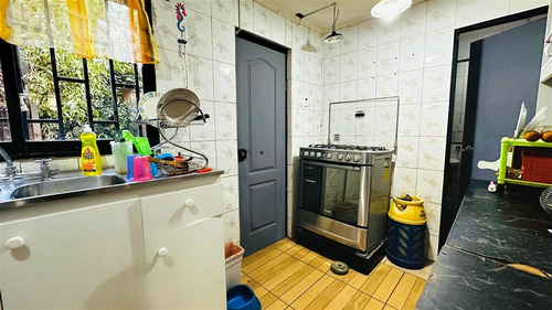 Casa En Venta De 4 Dorm. En Quilicura