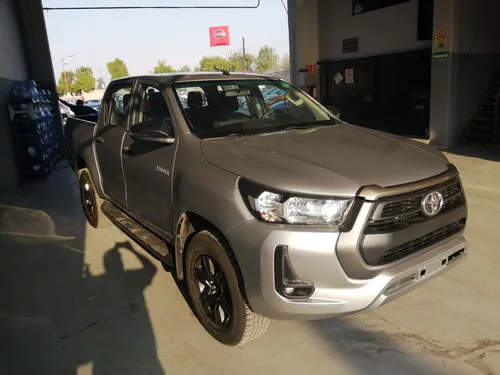 Toyota Hilux 2.7 SR Doble Cabina Mt