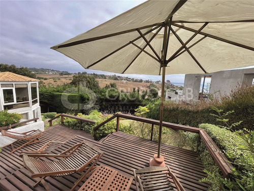 Casa En Venta De 4 Dorm. En Condominio Marbella, Puchuncaví