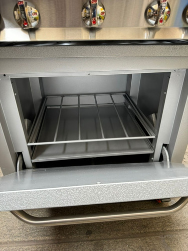 Cocina Industrial 4 Hornilla Con Horno, Gratinador Ruedas