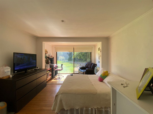 Casa En Venta En Parcela Chicureo Central 5d Más Serv.