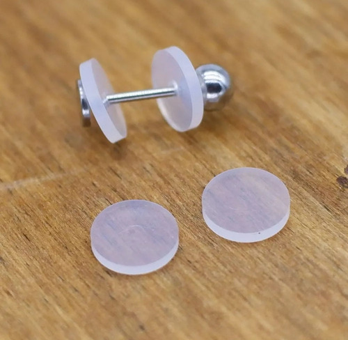 Imagen 2 de 3 de Disco Aros Silicona Queloides / 7 Mm / Pack X 50 / Piercing