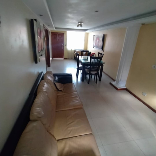 Imagen 3 de 9 de Townhouse En Venta Urb. Nueva Casarapa, Conjunto Residencial Los Aleros