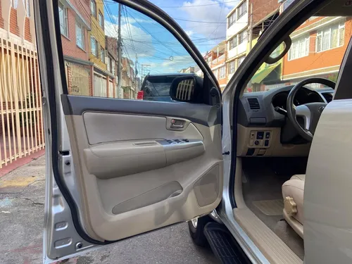 Toyota Fortuner 2.7 cc gasolina automática 4*2.