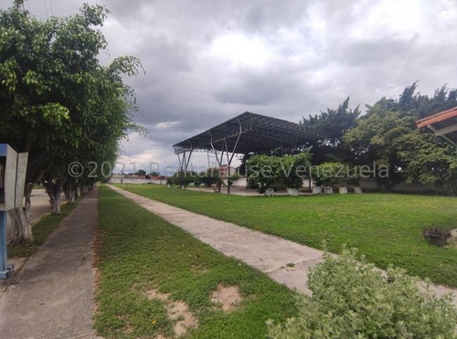 Imagen 28 de 30 de Casa La Mulera Maracay 04 Dormitorios 04 Baños Gran Tamaño 22-1556 ##