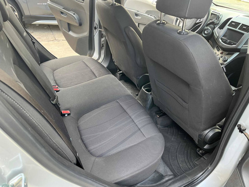 Imagen 12 de 16 de Chevrolet Sonic 1.6 Lt 2014