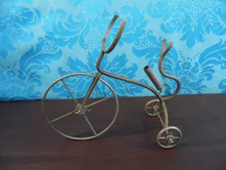 Antiga Miniatura De Bicicleta Em Metal