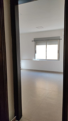 Imagen 2 de 5 de Apartamento A La Venta En Montevideo | Capurro Alquilado 2 Dorm