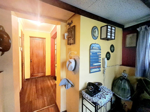 Casa En Venta De 5 Dorm. En Ñuñoa