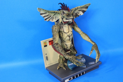Mohawk Gremlins Cult Of Classics Neca (Usado)