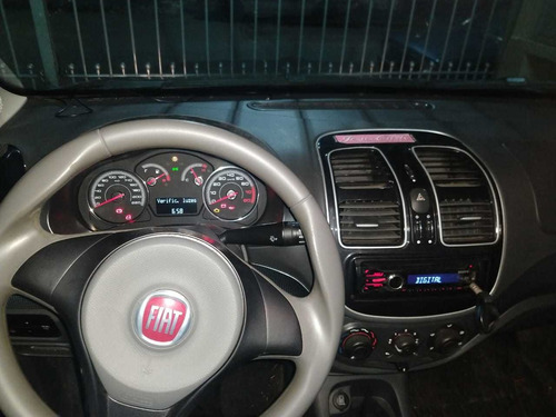 Imagem 13 de 15 de Fiat Grand Siena 2013 1.4 Attractive Flex 4p