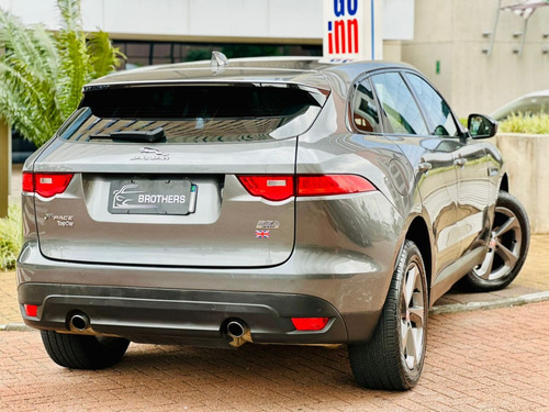 Jaguar F-PACE 2.0 Prestige 5p Gasolina