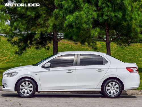 Imagen 2 de 25 de Peugeot 301 Extra Full 1.2 | Permuta / Financia