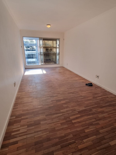 Imagen 4 de 14 de Lindo Apto A Pasos Del Parque En 21 De Septiembre Y A Mts De Ellauri. 1 Dormitorio 55 Mts Reales Al Frente Y Contra Frente Edif. Con Vig. 24 Losa Individual Bbcoa Solo Porto O Sura. Gc7000