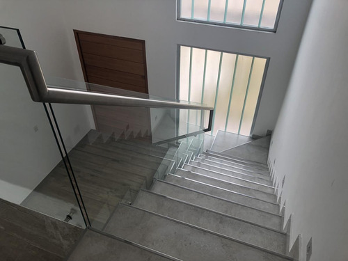Imagen 19 de 30 de Casa Minimalista A Estrenar - Weston - Moreno - Venta - Permuta - Financia - Piscina