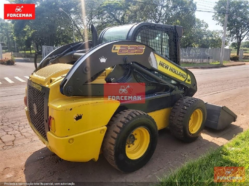 Imagem 3 de 6 de Mini-carregadeira New Holland L225 Ref.206756