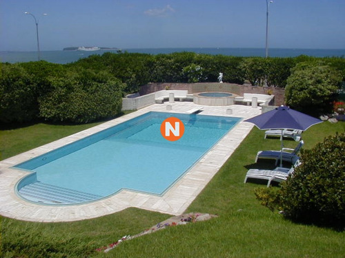 Casa En Venta Y Alquiler, Pinares, Punta Del Este, 5 Dormitorios.- Ref: 205047