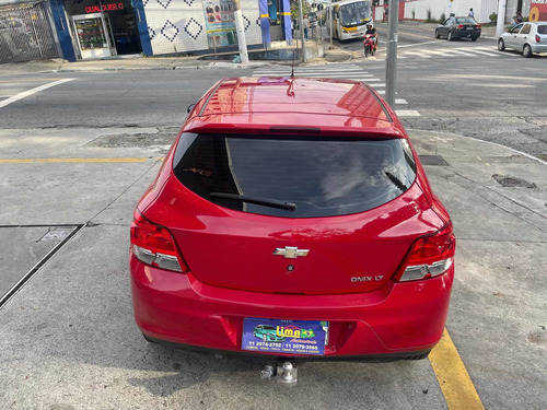 Imagem 6 de 12 de Chevrolet Onix 2014 1.0 Lt 5p