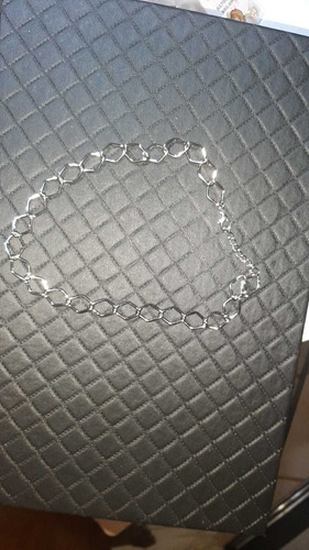 Imagem 2 de 4 de Gargantilha Prateada Elos Alumínio Losangos - Sa895cop