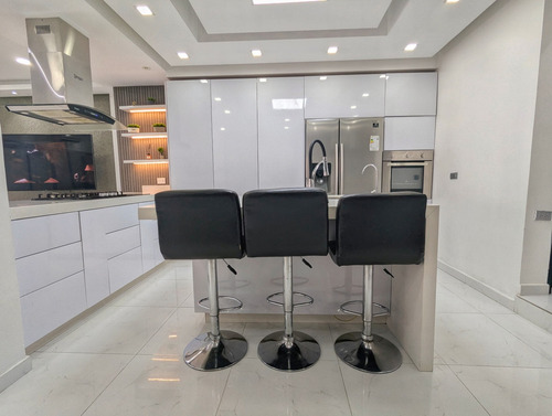 Lorena Inojosa Vende Townhouse En Mañongo. Naguanagua